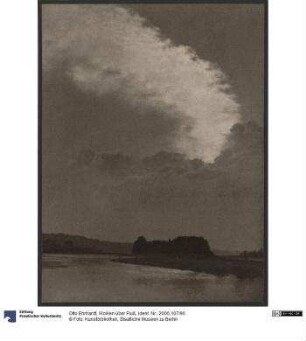 Wolken über Fluß