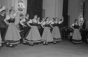 Tänzer der Tanzgruppe Riesa