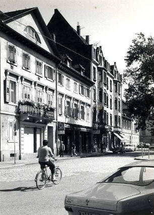 Privatgebäude, Straßen und Plätze in Karlsruhe. Markgrafenstraße/Ecke Steinstraße