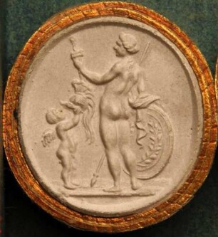 Venus (Aphrodite) die Siegerin, Cupido bietet ihr den Helm dar (Daktyliothek, Supplement)