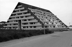 Freiburg; Tiengen: Hügelhäuser; Außenansichten