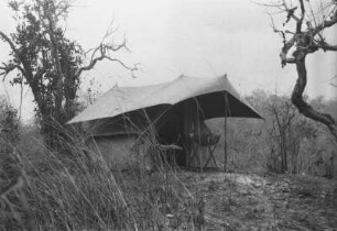 Ernst Nowacks Expeditionszelt : Ernst Nowacks Expeditionszelt im Lager Tendaguru