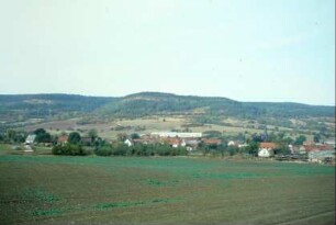 Blick über den Ort und seine Umgebung
