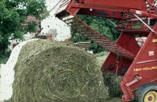 Fotografie: Erntetechnik, Rundballenpresse