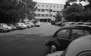 Bonn: Eingang des Bundeshauses