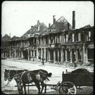 Sieg über die russischen Truppen bei Tannenberg: Zerstörte Häuser in Ortelsburg