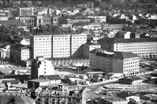 Stuttgart: Blick vom Kriegsbergturm auf Postdirektion