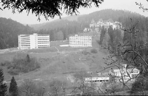 Todtmoos: Sanatorium Wehrawald von der gegenüberliegenden Bergseite