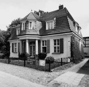 Rheinsberg, Dr.-Martin-Henning-Straße 1