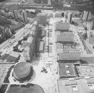 Prager Straße in der Dresdner Seevorstadt : Blickrichtung Süden zum Hauptbahnhof