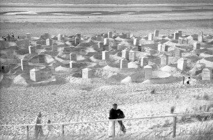 Juist: Strandburgen, von oben