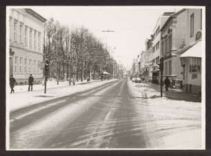 Paulinenstraße, Blick von der Bruchstraße in Richtung Post. Detmold. Paulinenstraße
