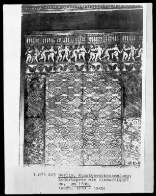 Ledertapete mit Kinderfiguren