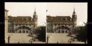 Blick über Platz zum Rathaus Hôtel de Ville, Freiburg im Üechtland
