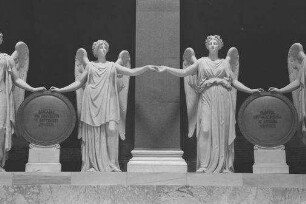 Kelheim: Befreiungshalle, Engelsreigen [Siegesgöttinen], Ausschnitt