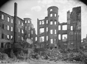 Dresden. Ruine der Graphischen Werke