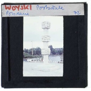 Woyski, Postmeilensäule