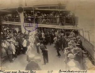 Passagierdampfer Cleveland. Bordspiele (Bindfadenspiel) an Deck