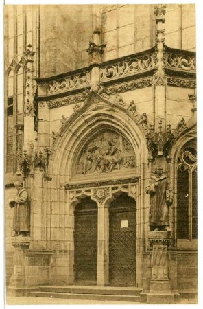 Pirna. Portal an der Stadtkirche
