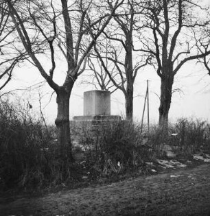 Leipzig, Wachtberg : Leipzig. Denkmal auf dem Wachtberg/Kleiner Monarchenhügel (zur Erinnerung an den 16. Oktober 1813)