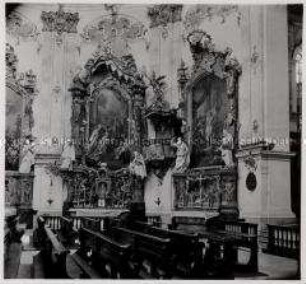 Ettal, Kloster, Blick auf die Seitenaltäre im Hauptraum