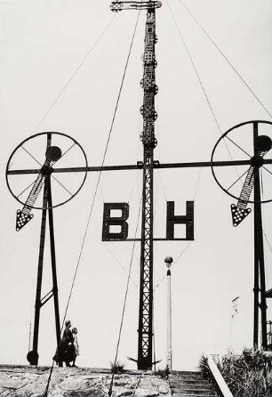 An der Elbmündung vor Cuxhaven. Zeichen für Ebbe und Flut