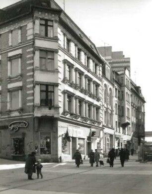 Halle (Saale), Leipziger Straße 46. Wohn-und Geschäftshaus (1801/1850 begonnen)
