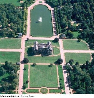 Dresden-Altstadt. Großer Garten (1684, J. F. Karcher). Mittlerer Teil mit Palais (1678-1680, J. G. Starcke) und Palaisteich
