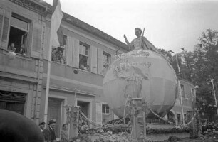 Historischer Festzug durch Rastatt anlässlich des Sängerjubiläums.