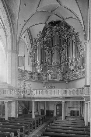Brandenburg. Pfarrkirche St. Katharinen (1401/1434), Inneres, Blick nach Südwesten mit Orgel (1725/1726)