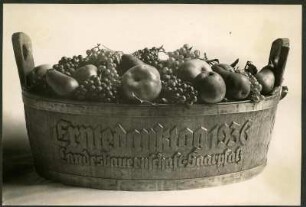 MHK: Bildhauer Wex Erntedanktag 1936 Landesbauernschaft Pfalz-Saar