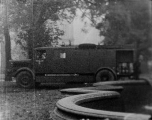 Zerstörungen Zweiter Weltkrieg. Löscharbeiten am Friedrichsplatz