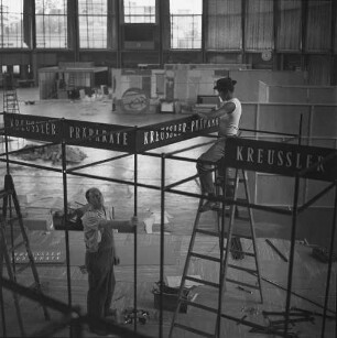 Aufbau der deutschen Heilmittelmesse in der Schwarzwaldhalle.