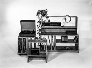 Phonoregal : Drei Phonoregale (1986; VEB Möbelkombinat Zeulenroda-Triebes (ZEUTRIE))