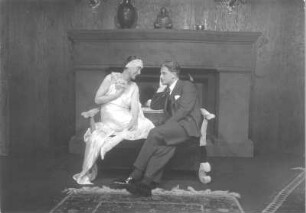 Der Herr seines Herzens. Schauspiel in drei Akten von Paul Raynal (deutsch von Stephan Hock). Staatsschauspiel Dresden, Dresdner Erstaufführung 08.09.1927 : Alice Verden als Aline und Adolf Wohlbrück als Henry