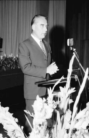 Bad Krozingen: Kurhaus; 50 Jahre Bürgermeister Hellmann; Ansprache und Glückwünsche Dr. Person