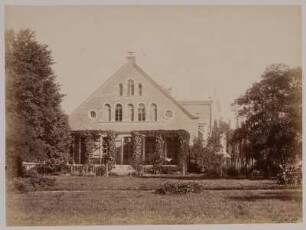 Staven. Gutshaus (1792, Umbau nach 1891)