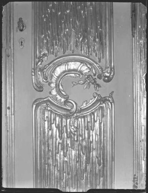 Potsdam, Neues Palais, Oberes Fürstenquartier, Oberes Konzertzimmer, R.:260, Südwand- Tür zur Jagdkammer- rechter Flügel.