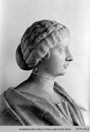 Porträt der jüngeren Faustina (antiker Kopf auf moderner Büste) : Porträtkopf der jüngeren Faustina