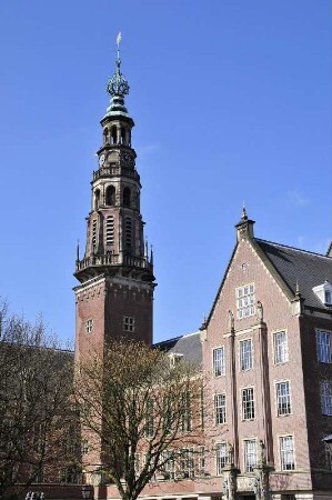 Leiden - Stadthaus : Außenansicht des historischen Stadthauses, aufgenommen am 6. April 2010 in Leiden