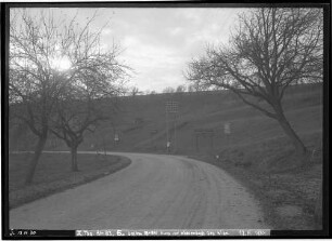 Straße 83: bei Km 18+800 kurz vor Waldenbuch gegen Waldenbuch gesehen - Ansicht vom 12.11.1930 (II. Tag)