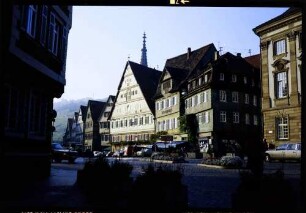 Esslingen: rotes Fachwerkhaus vom Rathausplatz