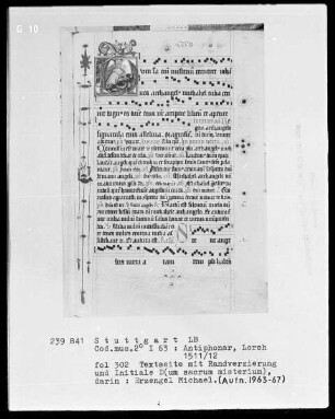 Antiphonarium (Benediktinerhandschrift) — Initiale D (um sacrum misterium), darin kämpft Michael mit dem Drachen, Folio 302recto