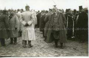 Hohe Militärs bei der Einweihung des Tannenberg-Denkmals