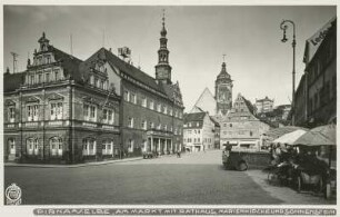 Pirna an der Elbe, am Markt mit Rathaus, Marienkirche und Sonnenstein