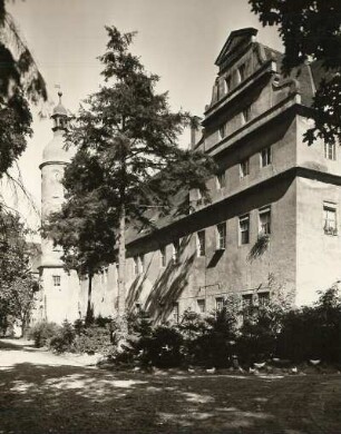 Zabeltitz, Schloss, Großer Stall, Ansicht von Südwesten