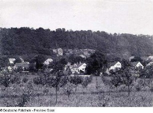 Dresden-Hosterwitz. Stadtteilansicht. Blick von der Pillnitzer Straße nach Nordost