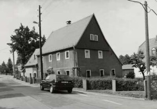 Medingen, Wohnhaus : Medingen (Kreis Kamenz), Wohnhaus (18. Jahrhundert) mit Anbauten, Hauptstraße 1, Straßenansicht