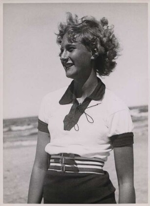 Frau am Strand