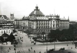 München, Justizpalast : München. Justizpalast, Elisenstraße 1a. Blick über den Karlsplatz von Süden